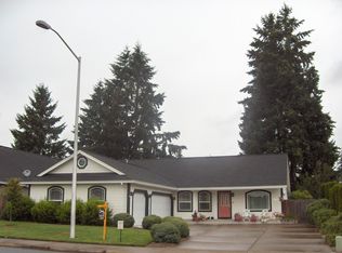 1620 Fairview Pl, Cottage Grove, OR 97424