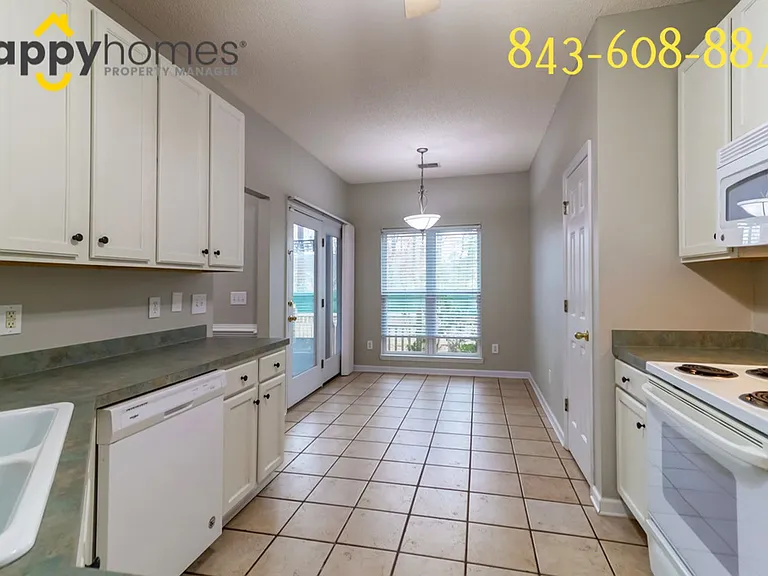 7896 Sabalridge Dr — Photo 8