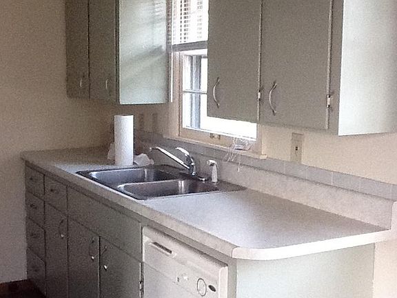 Kitchen with dishwasher