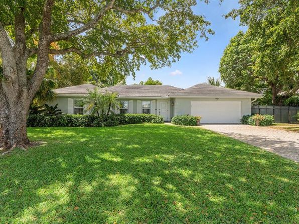 936 SW 37th Ct
