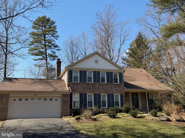1218 Delta Glen Ct, Vienna, VA 22182