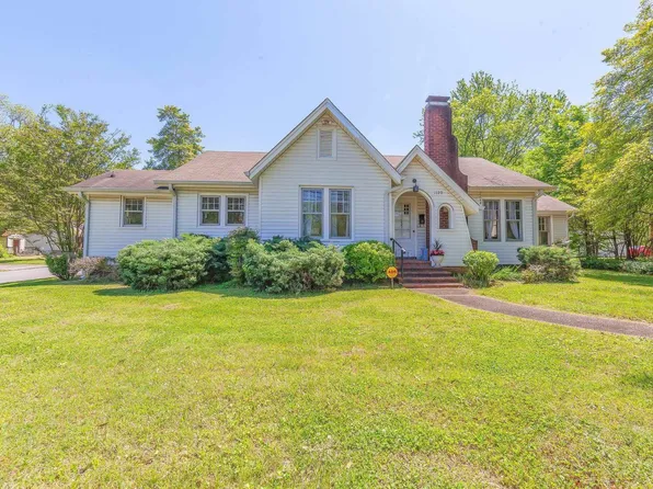 1120 Campbell St, Jackson, TN 38301