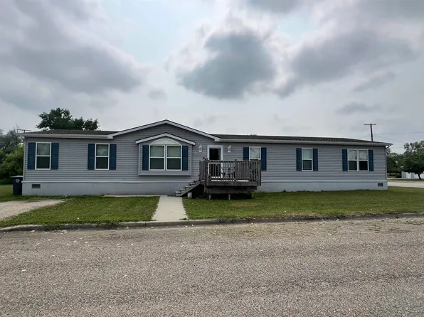 688 Helming St, Lansford, ND 58750