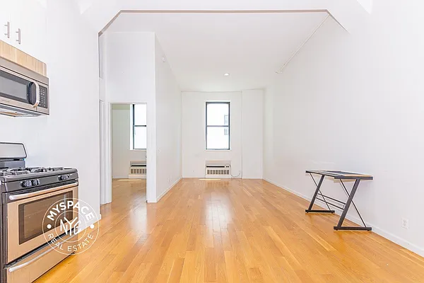 Rented by MySpaceNYC | media 4