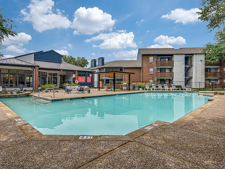 Raleigh At Towne Crossing — Photo 44
