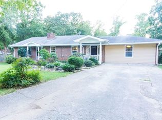 825 Kenneth Ln, Norcross, GA 30093