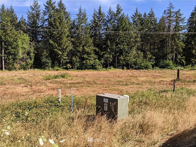 2nd image of 4433 81st Ave SW