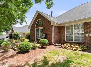 411 Fledge Dr, Louisville, KY 40214