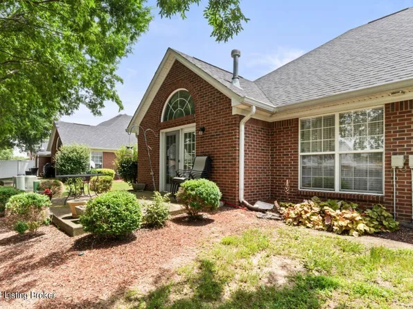 411 Fledge Dr, Louisville, KY 40214