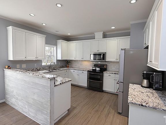 5th image of 245 Summer Place Ct