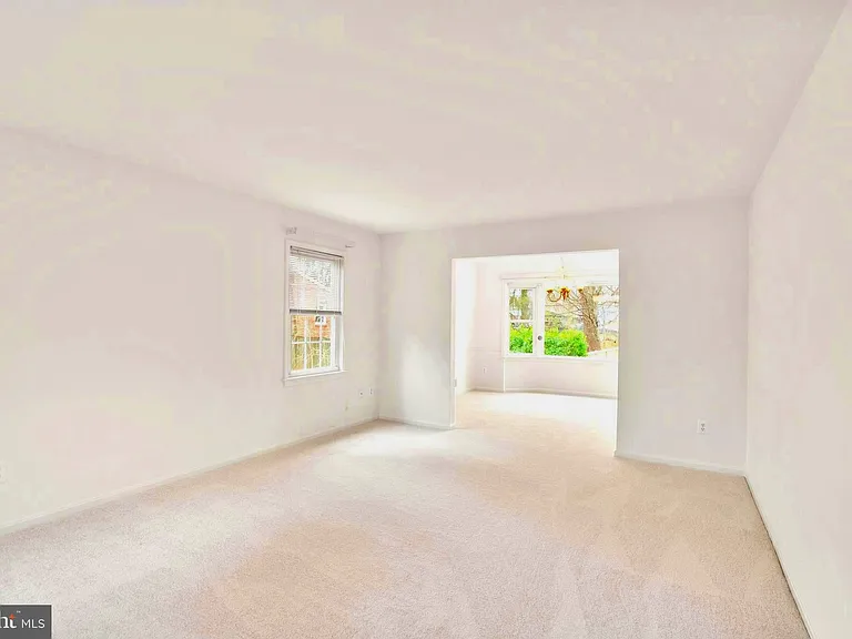 7109 Davis Ct — Photo 8