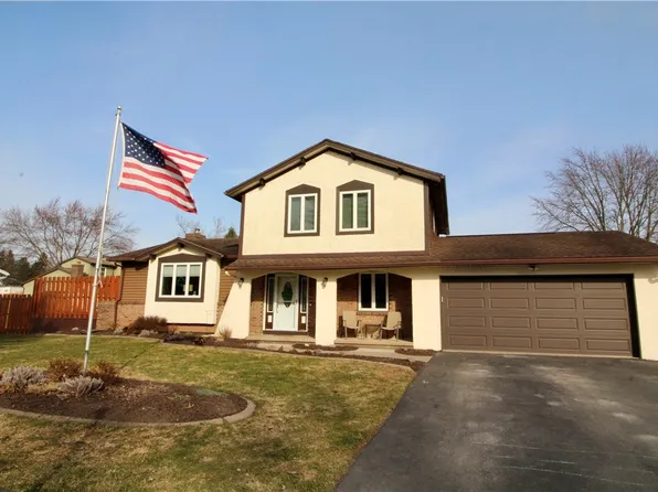 22 Stone Barn Rd, Rochester, NY 14624
