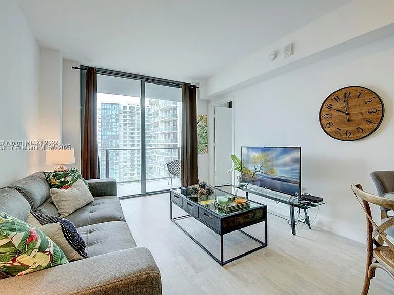 121 NE 34th St #1603 — Photo 4