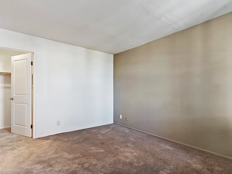 CentrePointe Apartments — Photo 36