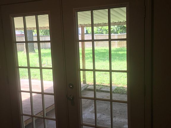 4th image of 1902 Melrose Dr