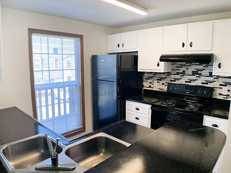 Woodhills Apartments — Photo 59