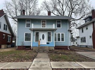 1015 W Main Cross St, Taylorville, IL