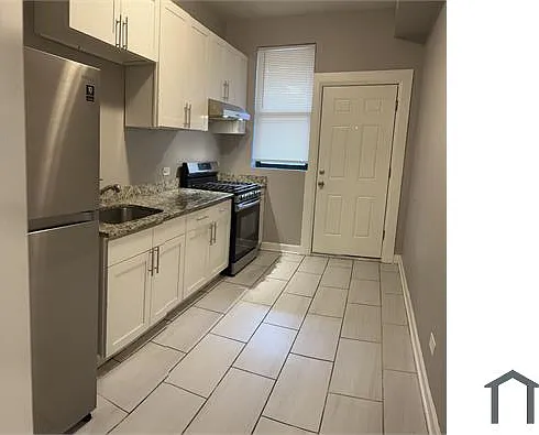 5910 S King Dr #2 — Photo 4