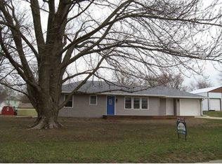 407 SE Mills St, Greenfield, IA 50849