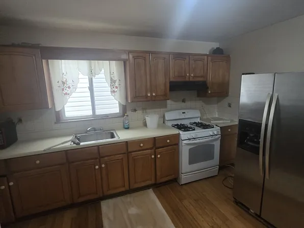 212 S 10th St #G2, Newark, NJ 07107
