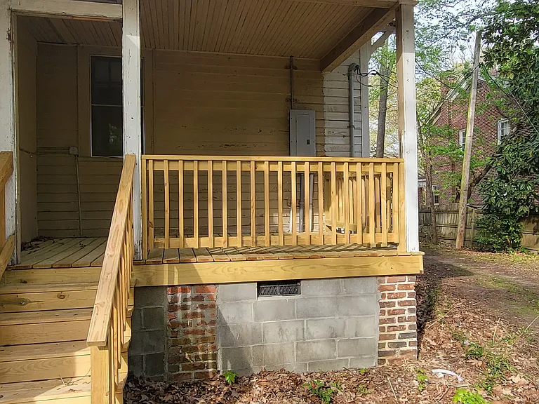301 W Franklin St — Photo 12