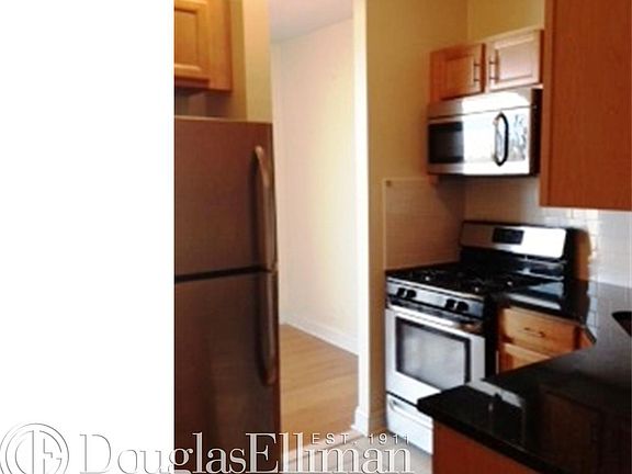 3rd image of 420 E 102nd St APT 9b