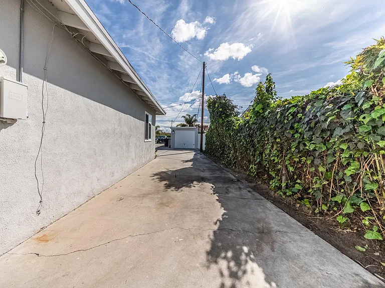 12547 Josephine St — Photo 27