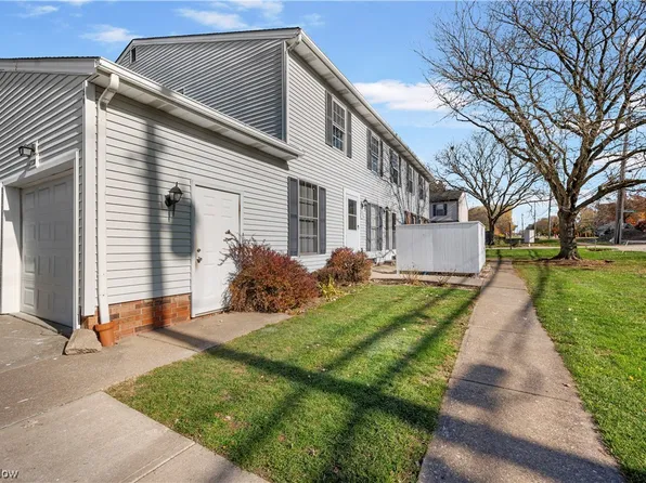 17230 Sheldon Rd #50B, Brookpark, OH 44142