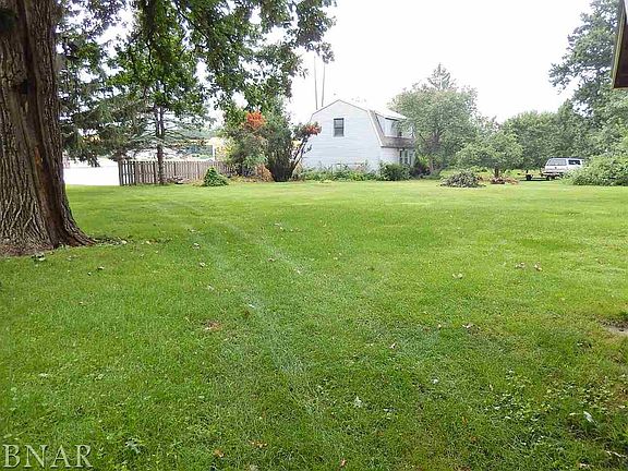 4th image of 820 E High St