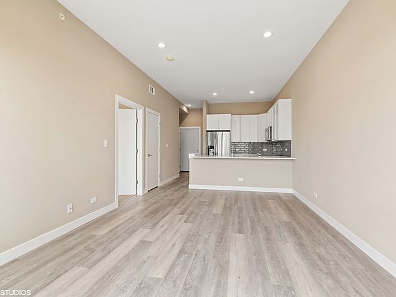 3rd image of 3708 Grand Blvd #302