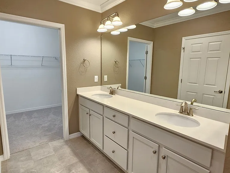 10027 Crooked Creek Dr #101 — Photo 30