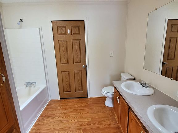 3rd image of 128 South St