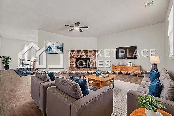 2 bed, 1.5 bath, 1080 sqft, $1,425 — Photo 2