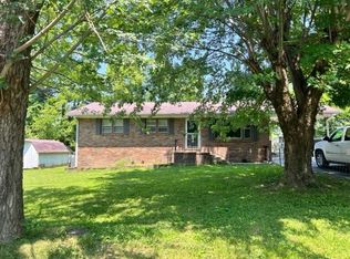 206 E Tayes Ave, Monterey, TN 38574