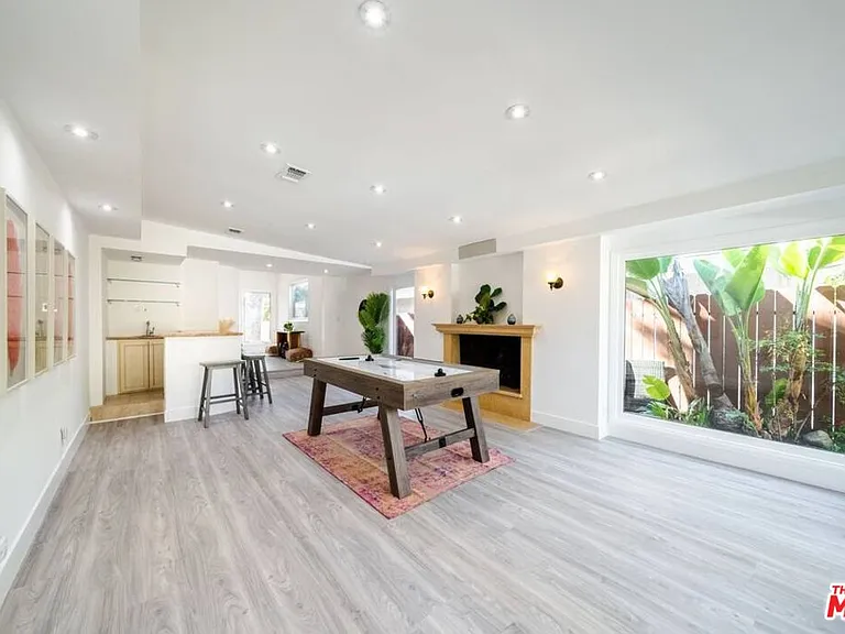 11331 Isleta St — Photo 54