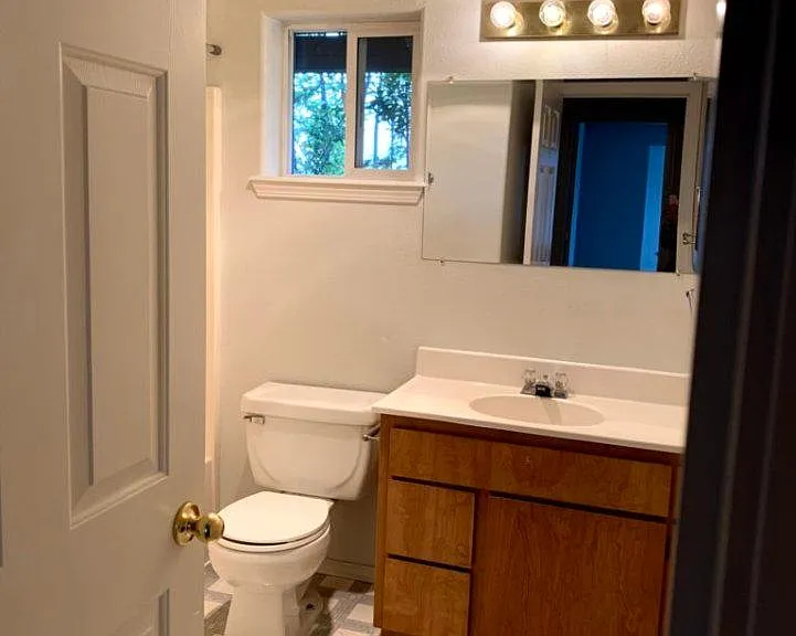 Full Upstairs Bathroom