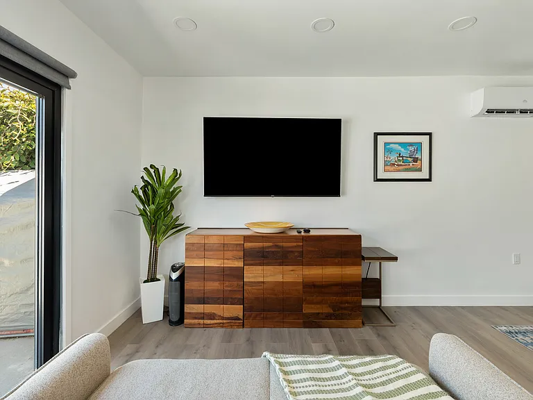 Glider Ave — Photo 12