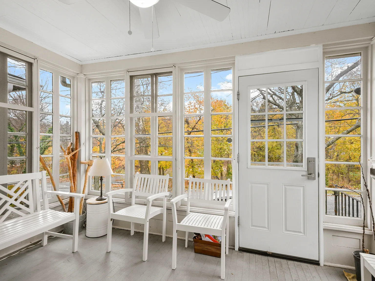 3 bed, 1.5 bath, 1200 sqft, $5,000 — Photo 2