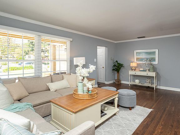4th image of 4372 Bel Aire Dr