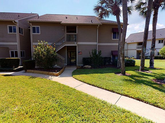 3rd image of 4 Magnolia Dr S