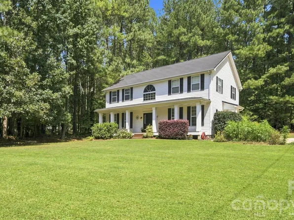 3686 Lake Bluff Dr, Sherrills Ford, NC 28673
