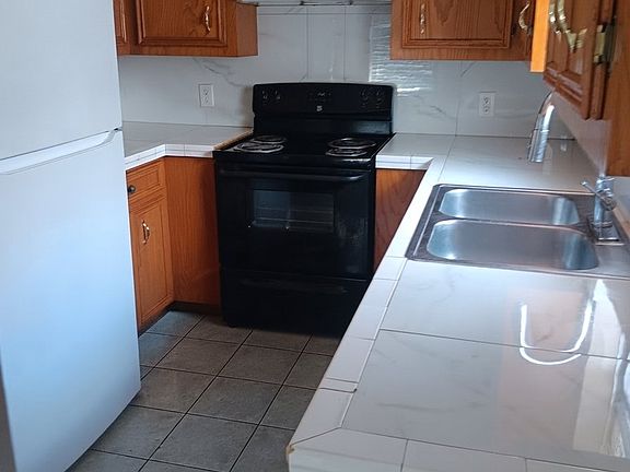 3rd image of 417 Date Palm St APT 2