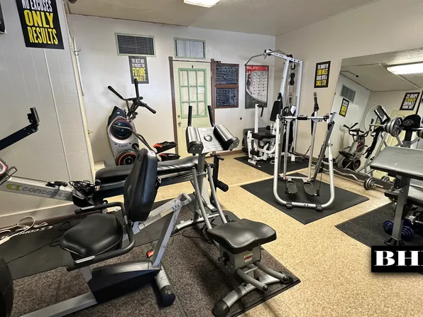 846 Stanley Avenue image 15 of 27