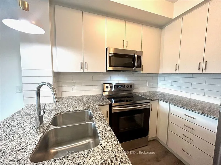 128 Grovewood Cmn #202 — Photo 14