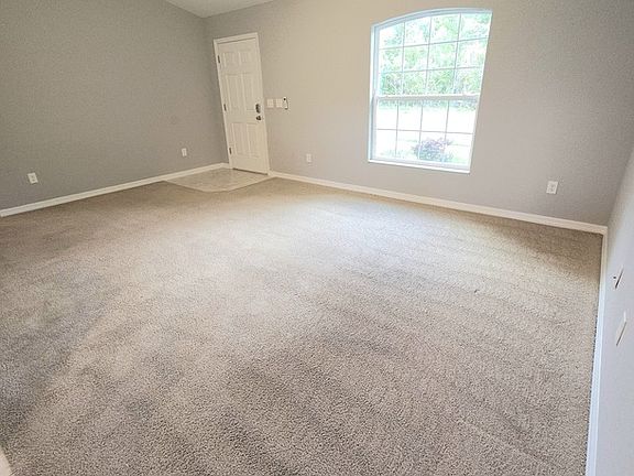 4th image of 16585 SW 31st Cir