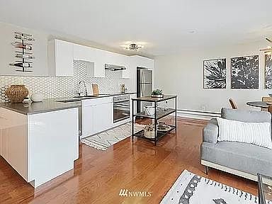 1st image of 733 Lake St S APT 205