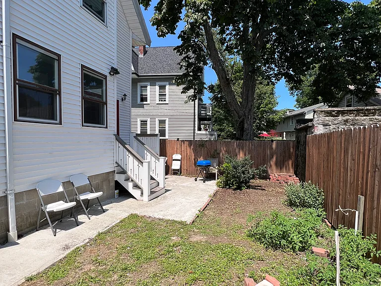 17 Holman St #1 — Photo 33