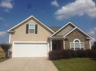 137 Wintergreen Ct, Lexington, NC 27295