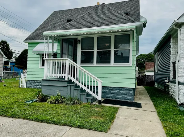1870 8th St, Wyandotte, MI 48192