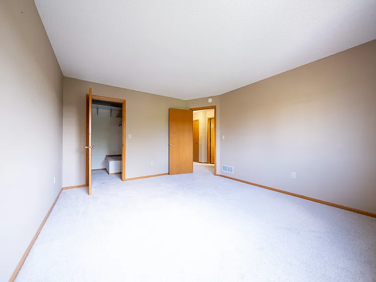 5445 Orleans Ln N #7 — Photo 12